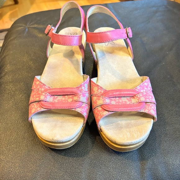 Sanita - Picture 5 of 5